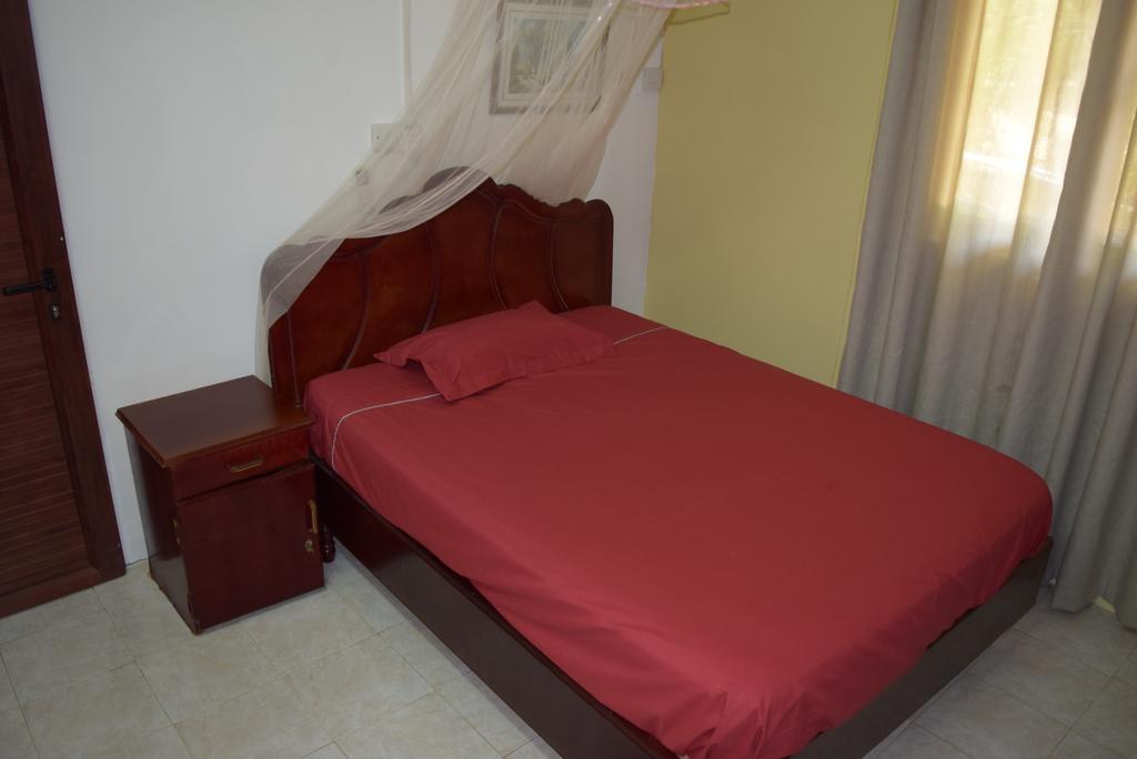 Mauri Holidays 'Budgeted Apartment' La Gaulette Kamer foto