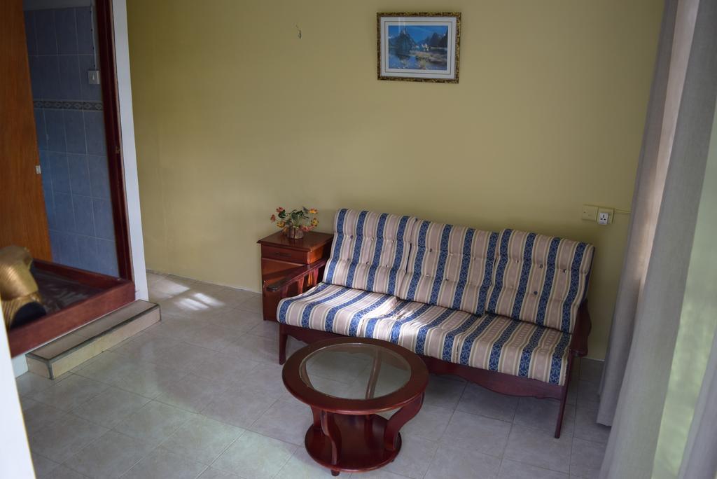 Mauri Holidays 'Budgeted Apartment' La Gaulette Kamer foto