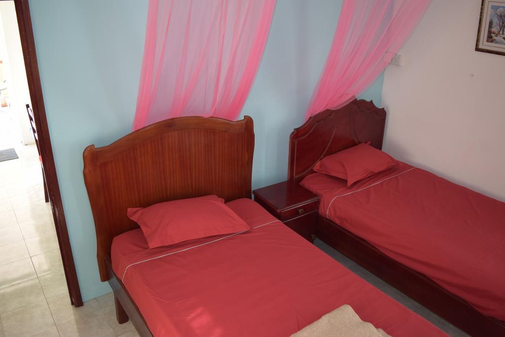 Mauri Holidays 'Budgeted Apartment' La Gaulette Kamer foto
