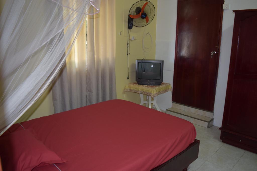 Mauri Holidays 'Budgeted Apartment' La Gaulette Kamer foto